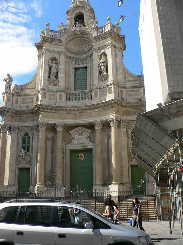 catania40.jpg (180461 bytes)