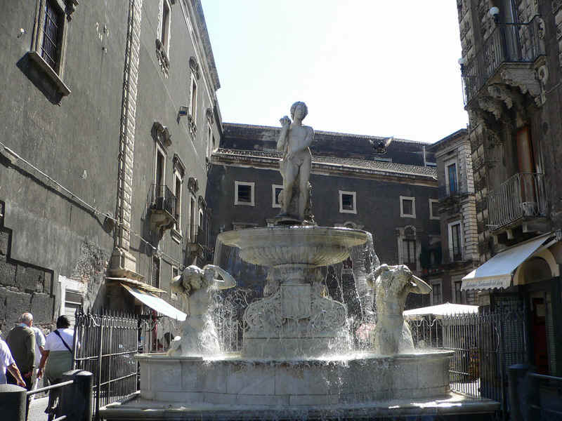 catania43.jpg (186567 bytes)