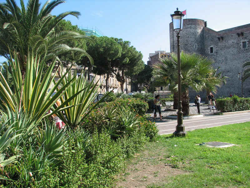 catania49.jpg (264689 bytes)