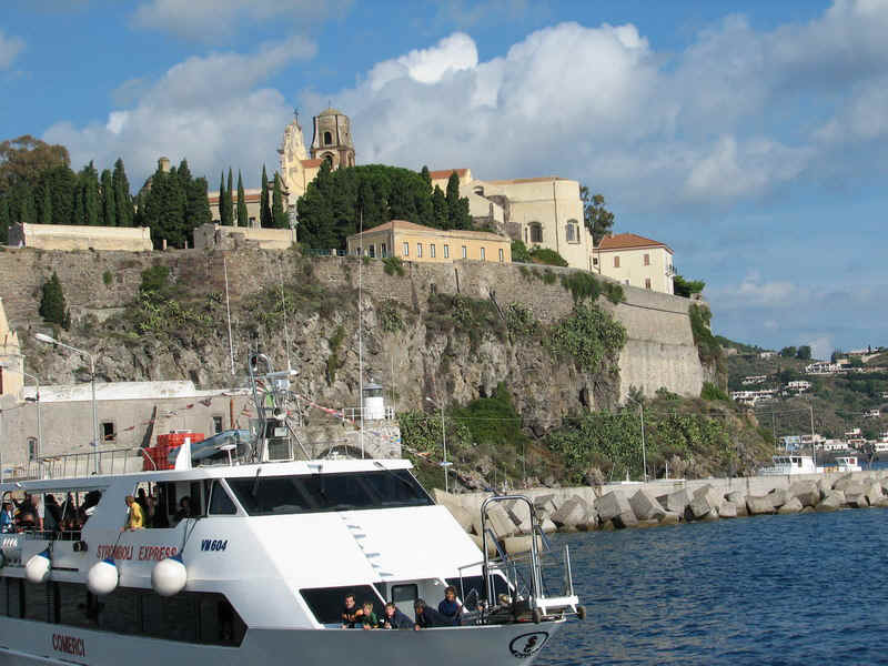 lipari1.jpg (186056 bytes)