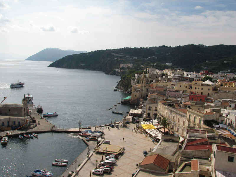 lipari17.jpg (146955 bytes)
