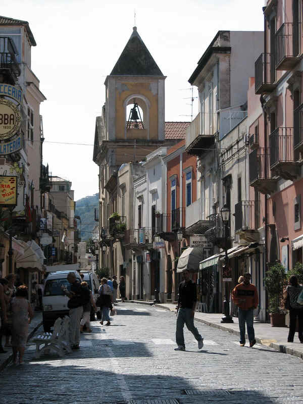 lipari19.jpg (172986 bytes)