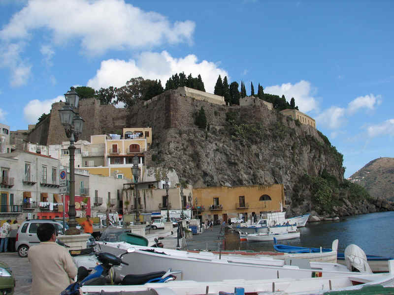 lipari3.jpg (165613 bytes)