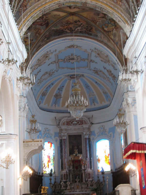 templom1.jpg (148116 bytes)