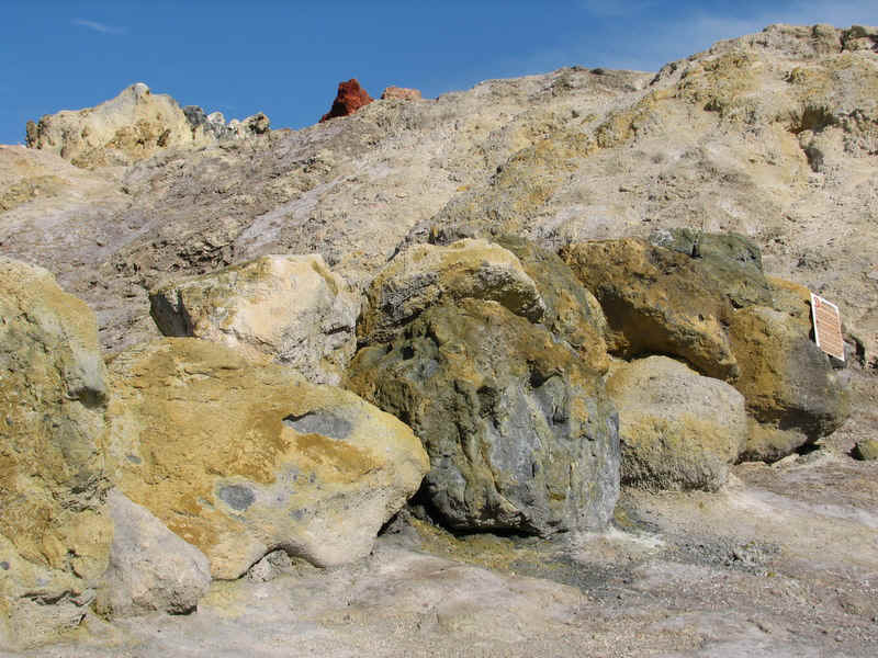 vulcano29.jpg (225570 bytes)