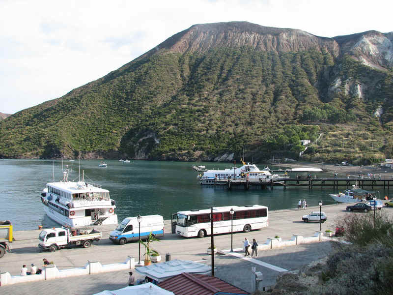 vulcano31.jpg (194755 bytes)