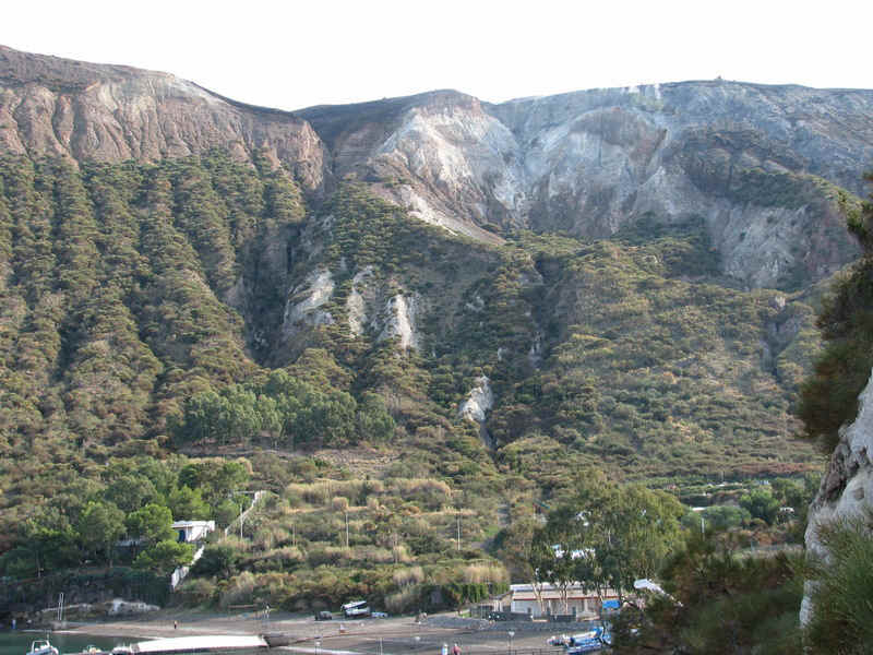 vulcano34.jpg (205282 bytes)