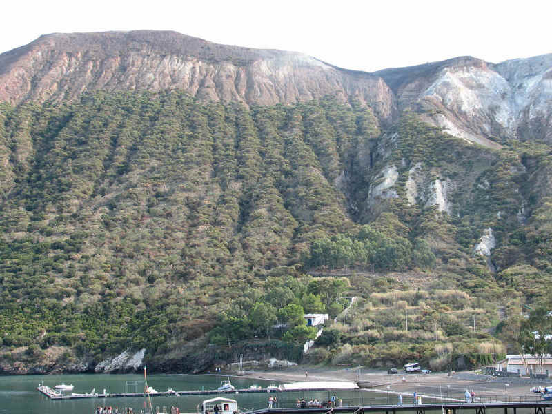 vulcano37.jpg (217361 bytes)