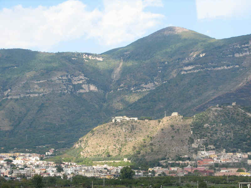 hazafele15.jpg (159102 bytes)