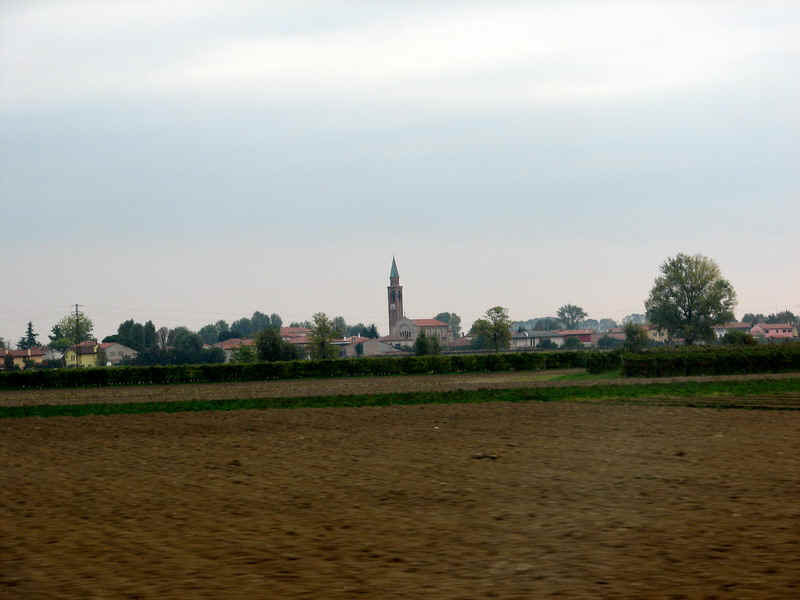 hazafele22.jpg (99043 bytes)