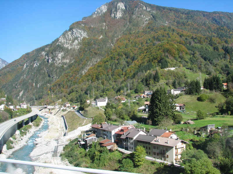 hazafele30.jpg (214865 bytes)