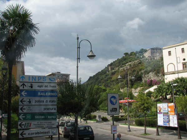 7033.jpg (99554 bytes)