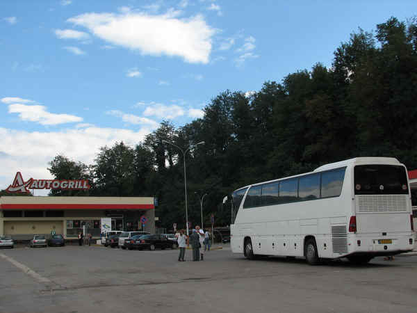 7047.jpg (79538 bytes)