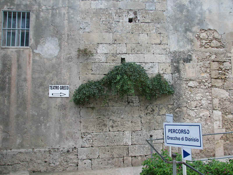 siracusa0.jpg (222687 bytes)