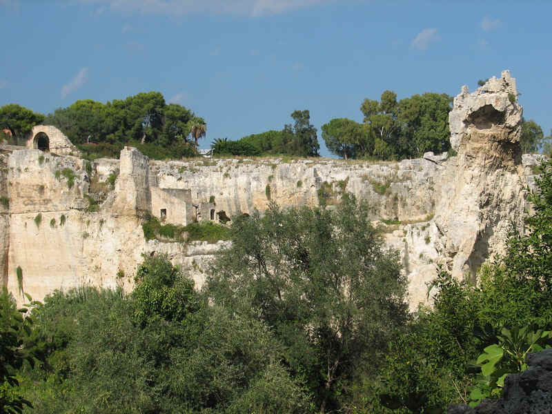siracusa2.jpg (217656 bytes)