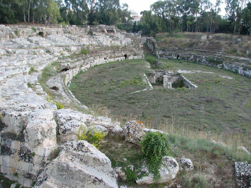 siracusa24.jpg (242875 bytes)