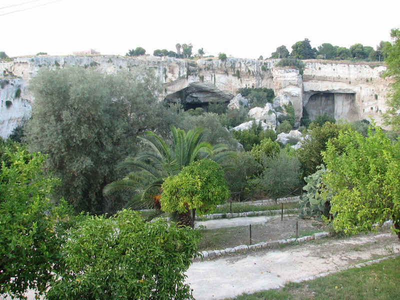siracusa28.jpg (219200 bytes)