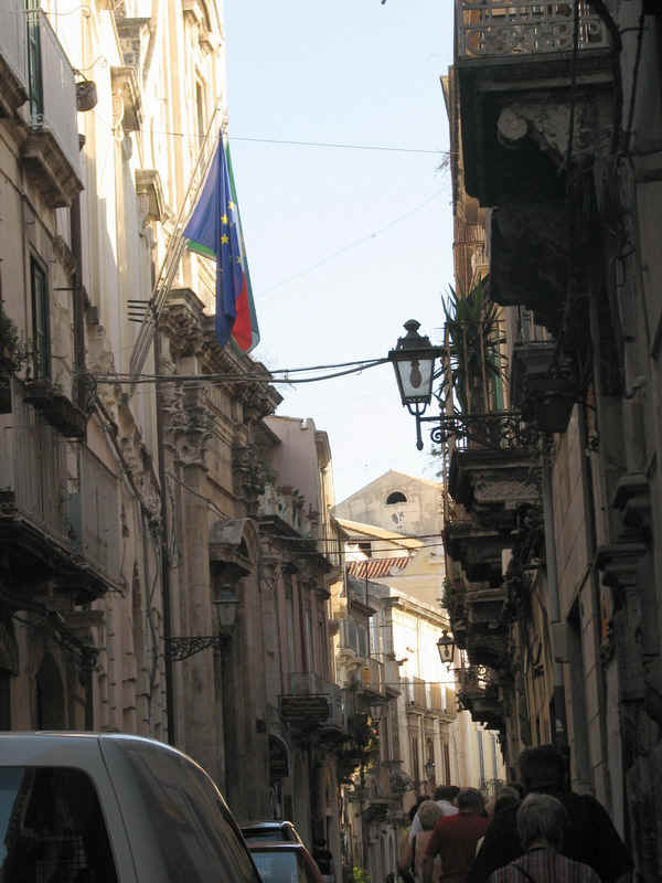 siracusa33.jpg (147242 bytes)