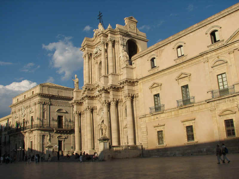 siracusa58.jpg (152939 bytes)