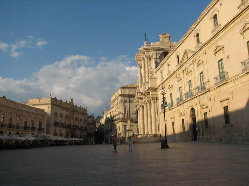 siracusa61.jpg (129993 bytes)