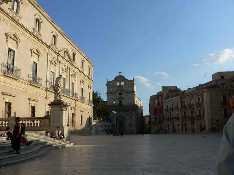 siracusa61a.jpg (137512 bytes)