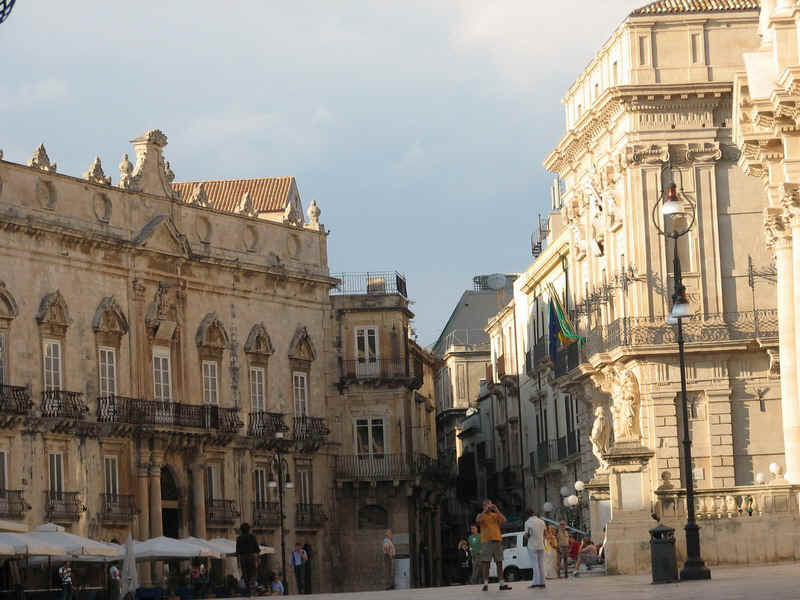 siracusa66.jpg (168771 bytes)