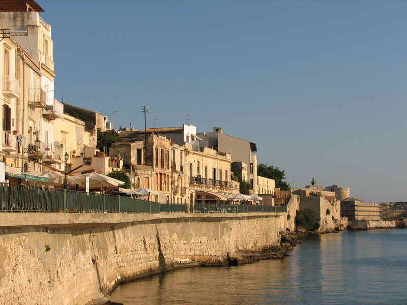 siracusa69.jpg (144435 bytes)