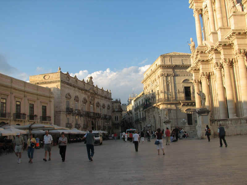 siracusa72.jpg (133411 bytes)